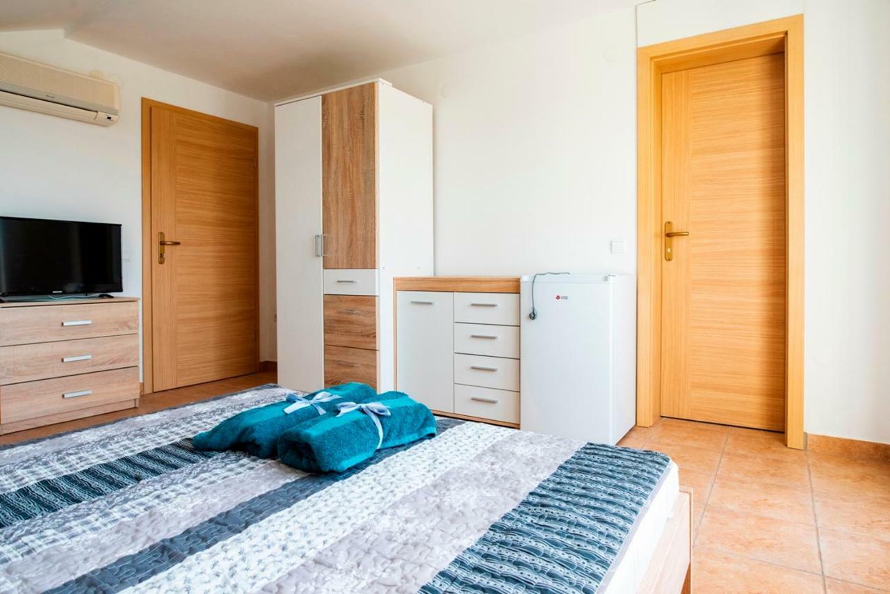 Lavanda Apartments&Studios Pinezići Eksteriør billede