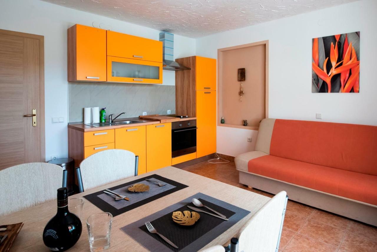 Lavanda Apartments&Studios Pinezići Eksteriør billede