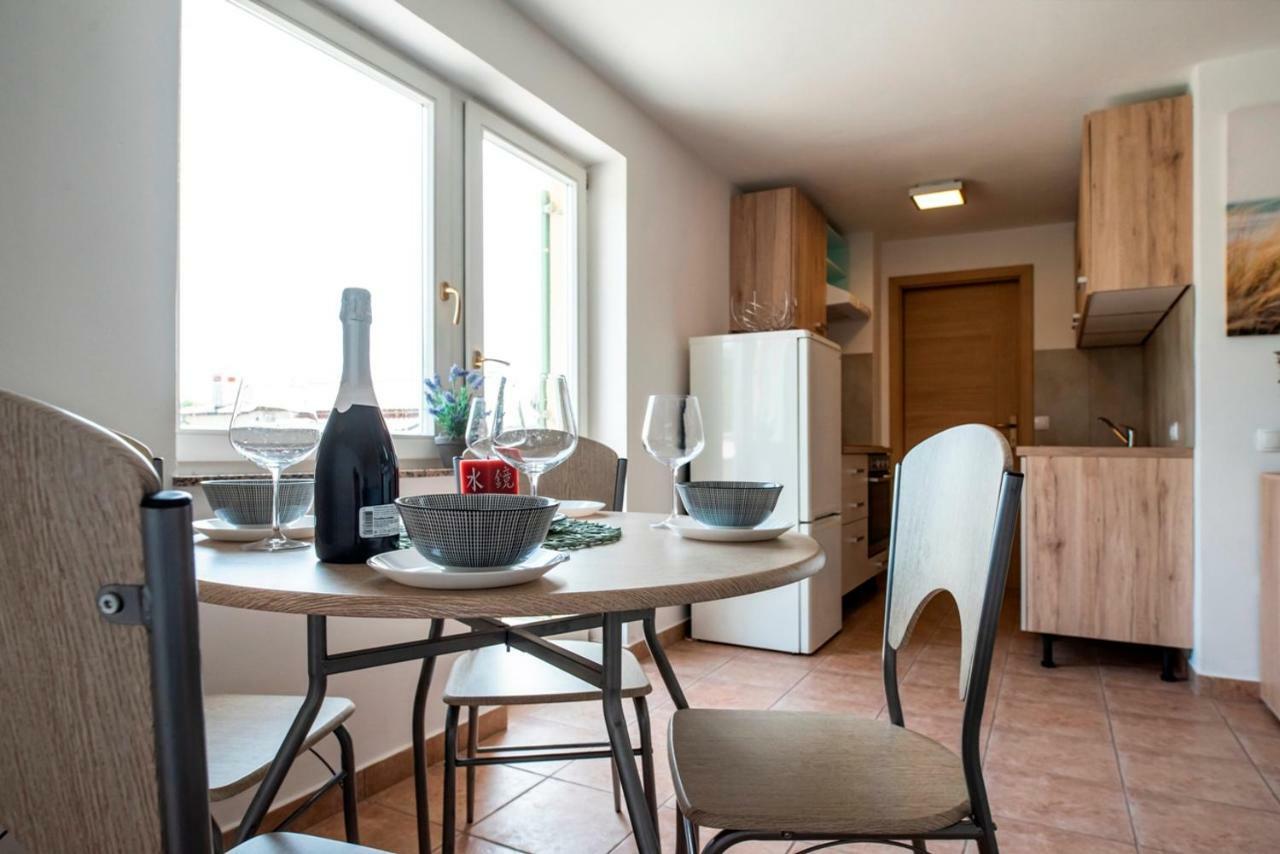 Lavanda Apartments&Studios Pinezići Eksteriør billede