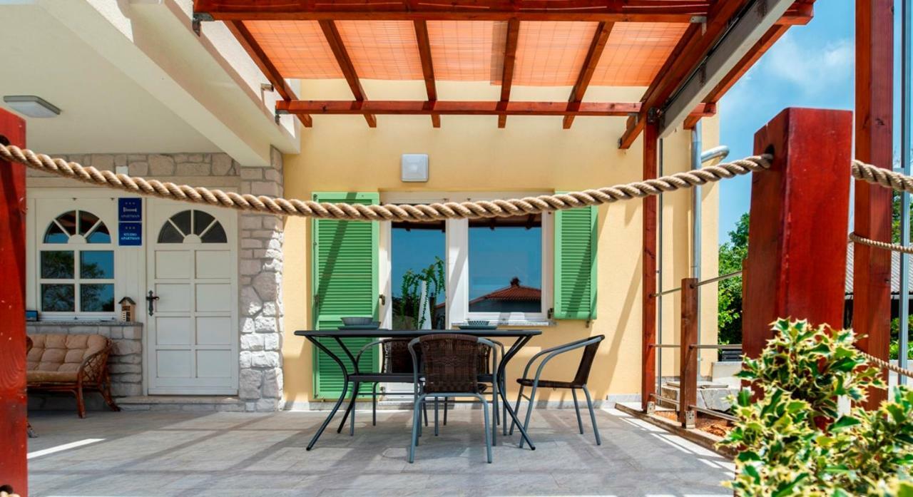 Lavanda Apartments&Studios Pinezići Eksteriør billede