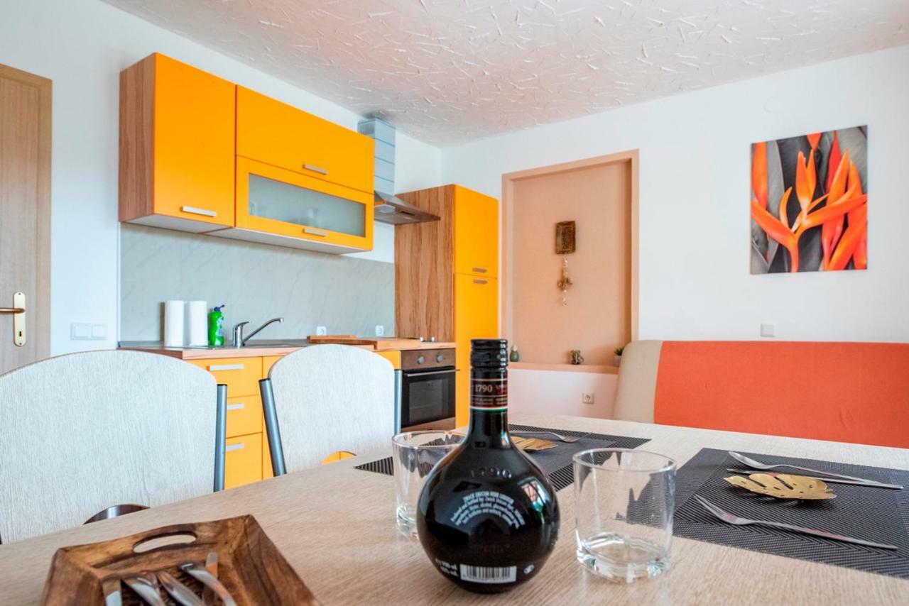 Lavanda Apartments&Studios Pinezići Eksteriør billede