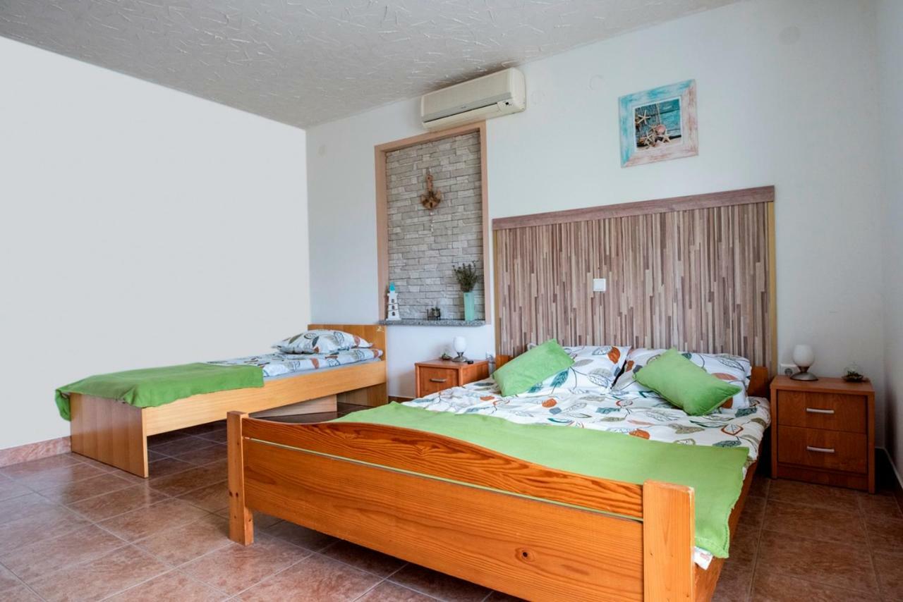 Lavanda Apartments&Studios Pinezići Eksteriør billede