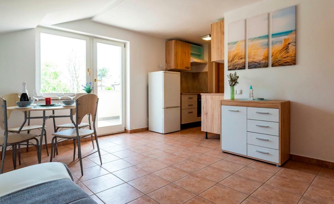 Lavanda Apartments&Studios Pinezići Eksteriør billede